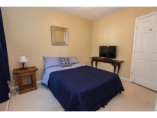 324 Radio Rd, Charlotte, NC 28216 photo 11