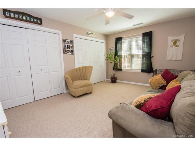 324 Radio Rd, Charlotte, NC 28216 photo 13