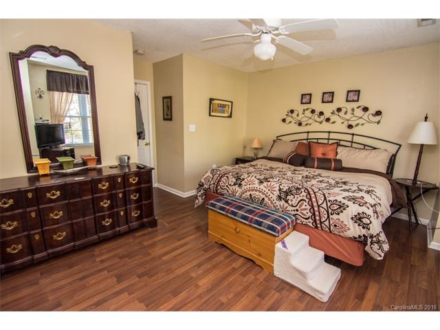 324 Radio Rd, Charlotte, NC 28216 photo 8