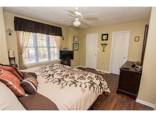324 Radio Rd, Charlotte, NC 28216 photo 9