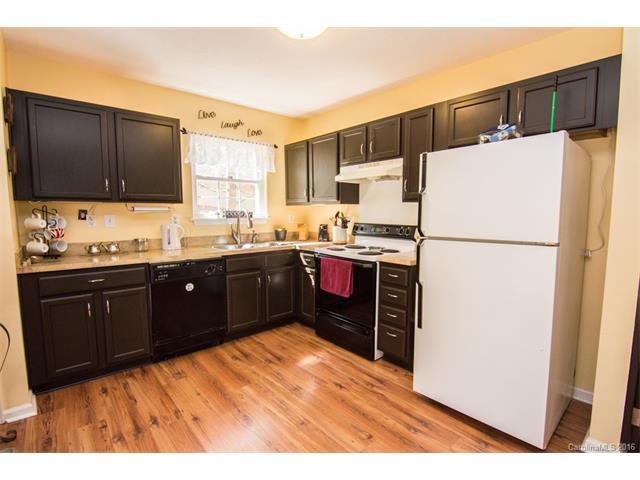324 Radio Rd, Charlotte, NC 28216 photo 5