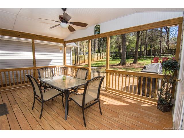 324 Radio Rd, Charlotte, NC 28216 photo 16
