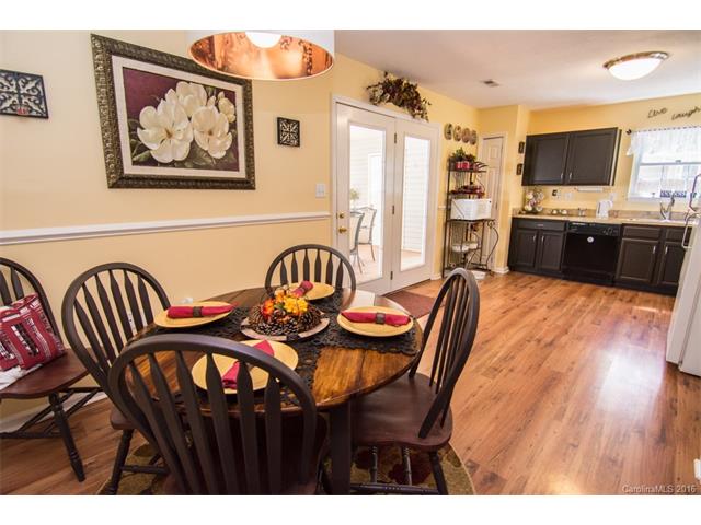 324 Radio Rd, Charlotte, NC 28216 photo 7