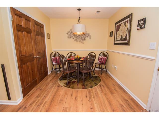 324 Radio Rd, Charlotte, NC 28216 photo 6