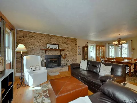 128 Camelot Dr, Clyde, NC 28721 photo 4