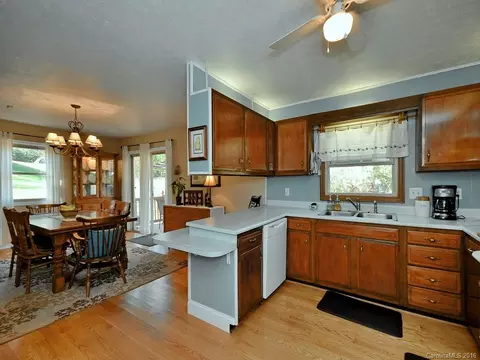 128 Camelot Dr, Clyde, NC 28721 photo 7