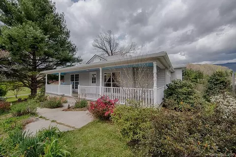 135 Hampton St, Sylva, NC 28779 photo 1