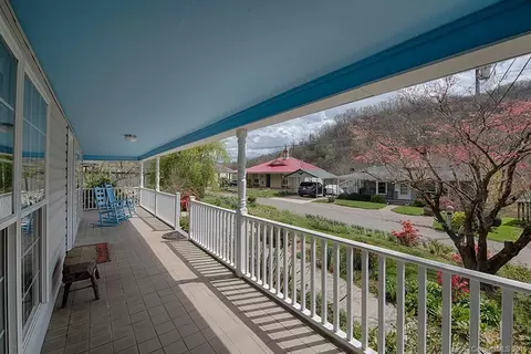 135 Hampton St, Sylva, NC 28779 photo 6