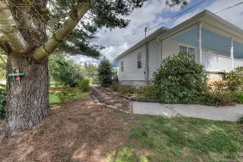 135 Hampton St, Sylva, NC 28779 photo 4