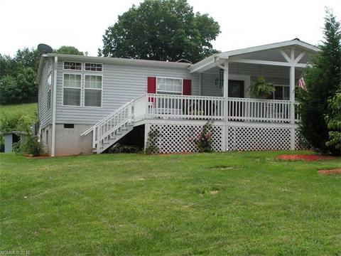 25 Sweden Lane Ln, Clyde, NC 28721 photo 2