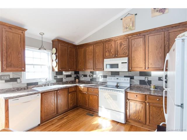 1679 Flag Ln, Vale, NC 28168 photo 4