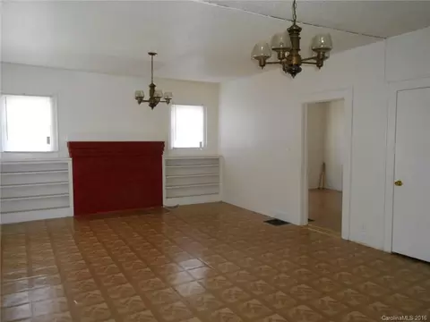 1 St Se St SE, Hickory, NC 28602 photo 2
