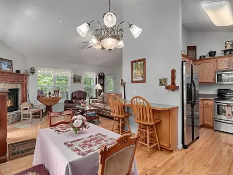 157 Eli Rdg, Clyde, NC 28721 photo 6