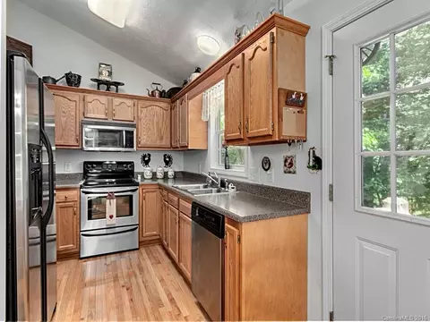 157 Eli Rdg, Clyde, NC 28721 photo 7