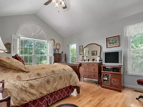 157 Eli Rdg, Clyde, NC 28721 photo 9