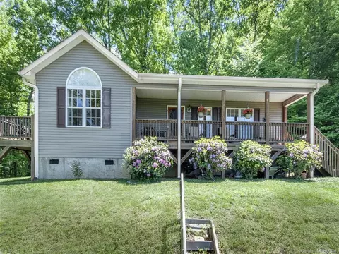157 Eli Rdg, Clyde, NC 28721 photo 3