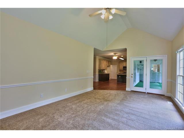 8216 Forest Shadow Cir, Cornelius, NC 28031 photo 15