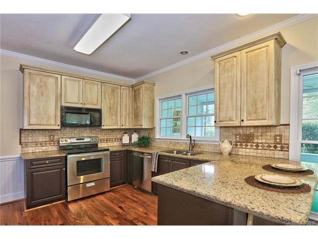 8216 Forest Shadow Cir, Cornelius, NC 28031 photo 11
