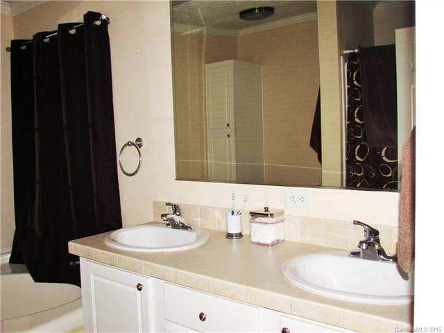 2836 Sweeping Pine Ln, Denver, NC 28037 photo 4