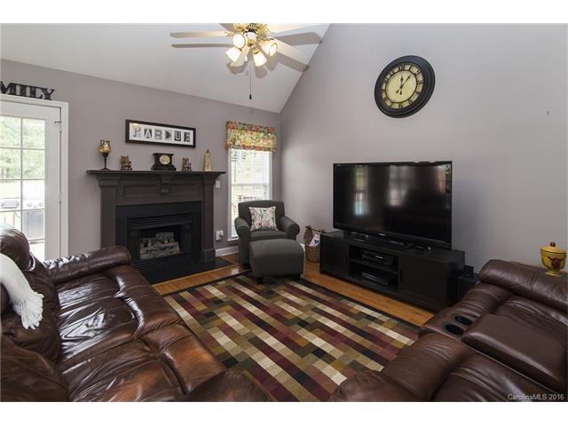7215 Windy Pine Cir, Denver, NC 28037 photo 5
