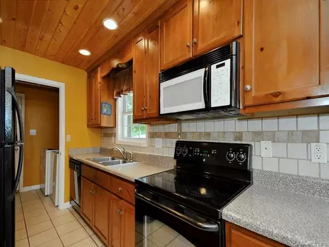266 Murray Rd, Canton, NC 28716 photo 3