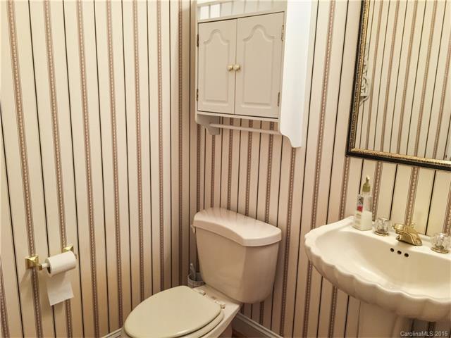 21422 Pinecrest Pl, Cornelius, NC 28031 photo 17