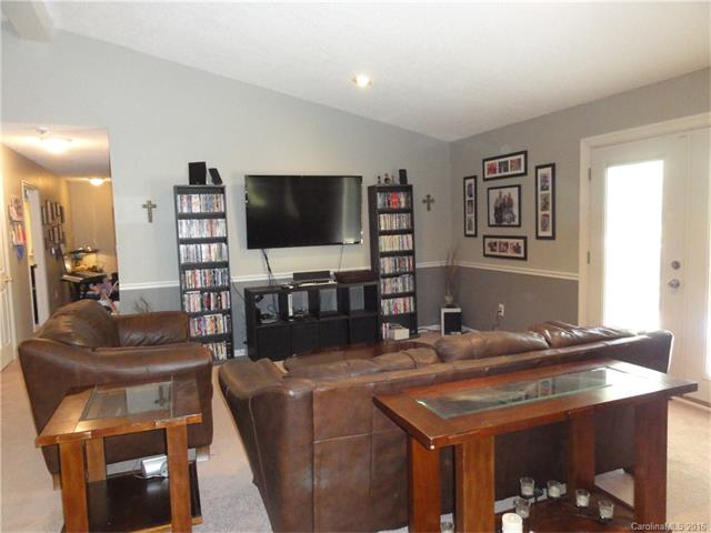 285 Frontier Rd, Clover, SC 29710 photo 10