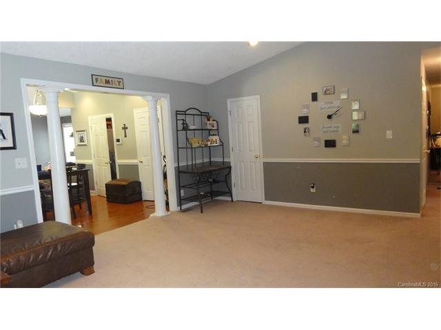 285 Frontier Rd, Clover, SC 29710 photo 11