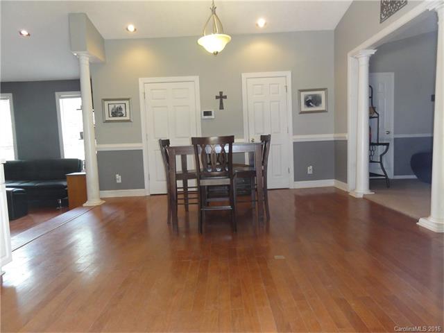 285 Frontier Rd, Clover, SC 29710 photo 3