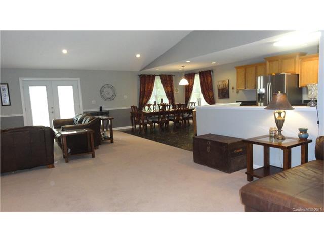 285 Frontier Rd, Clover, SC 29710 photo 5