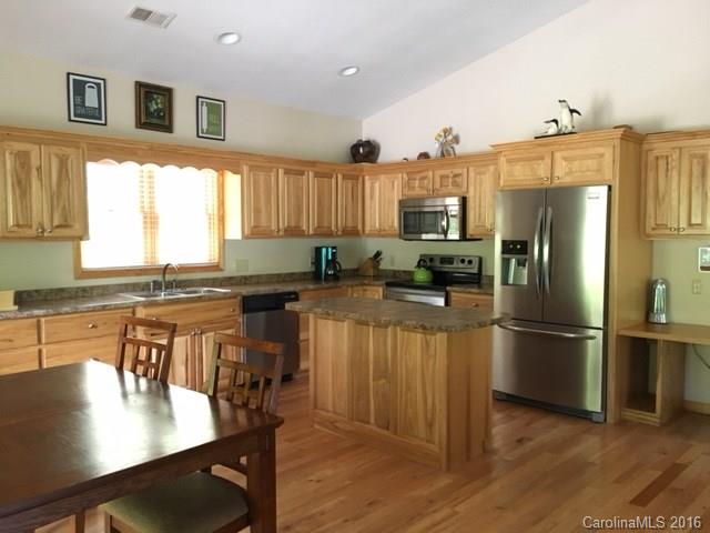 254 White Birch Dr, Sylva, NC 28779 photo 2