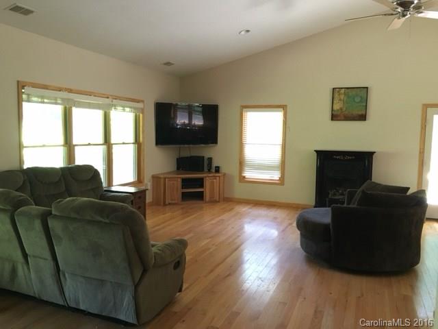 254 White Birch Dr, Sylva, NC 28779 photo 3
