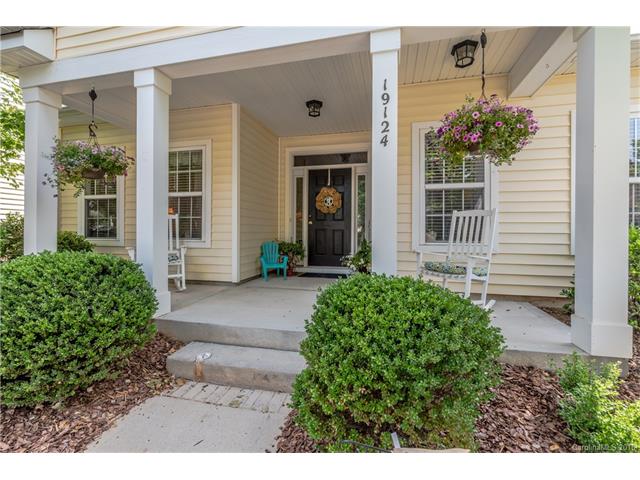 19124 Long Pond Ln, Cornelius, NC 28031 photo 2