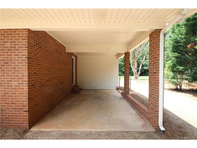 370 E Chamblee Dr, Salisbury, NC 28147 photo 2