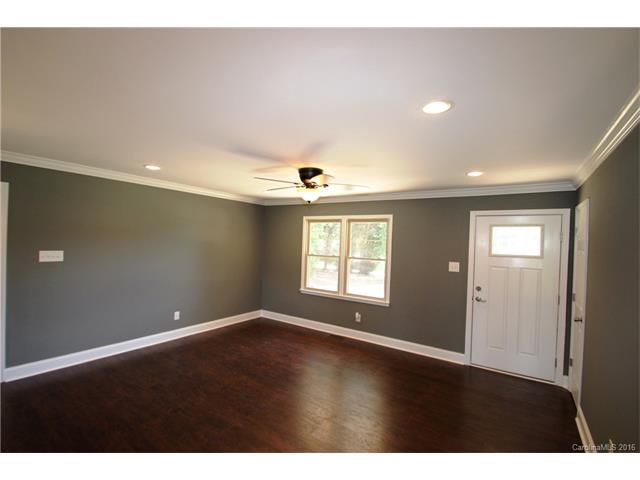 370 E Chamblee Dr, Salisbury, NC 28147 photo 3