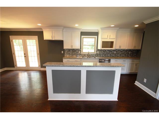 370 E Chamblee Dr, Salisbury, NC 28147 photo 4