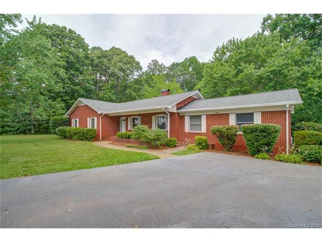 2094 Claremont Rd, Newton, NC 28658 photo 2