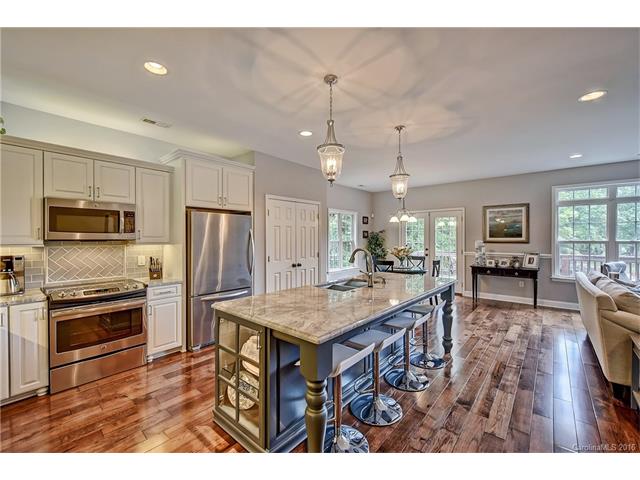 21606 Rio Oro Dr, Cornelius, NC 28031 photo 2