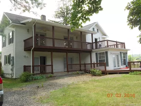 17 Mulberry St, Clyde, NC 28721 photo 3