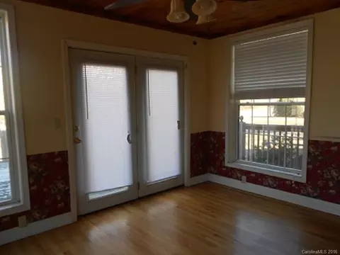 17 Mulberry St, Clyde, NC 28721 photo 6
