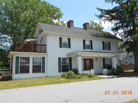 17 Mulberry St, Clyde, NC 28721 photo 2