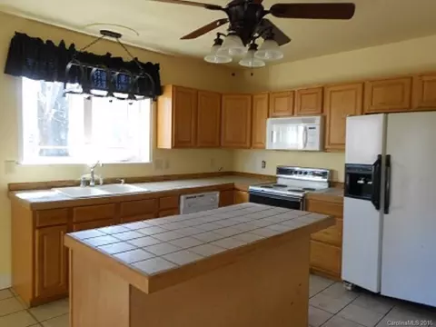 17 Mulberry St, Clyde, NC 28721 photo 9