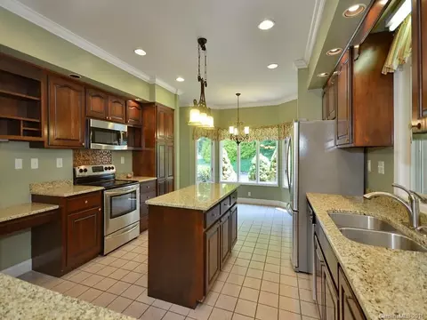 744 Redfield Dr, Clyde, NC 28721 photo 7