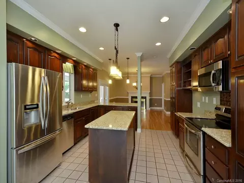 744 Redfield Dr, Clyde, NC 28721 photo 6