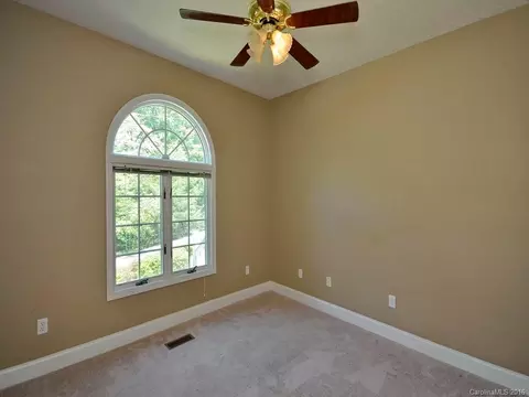 744 Redfield Dr, Clyde, NC 28721 photo 10