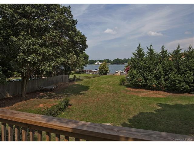 20708 Island Forest Dr, Cornelius, NC 28031 photo 3