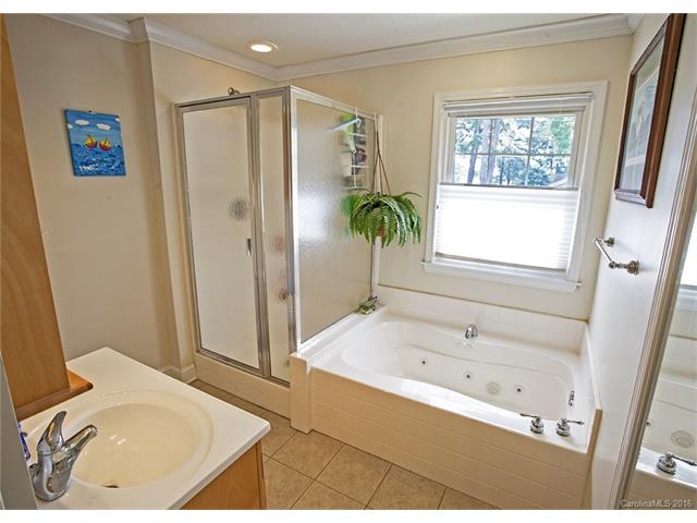 20708 Island Forest Dr, Cornelius, NC 28031 photo 9