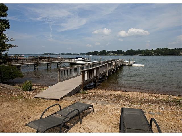 20708 Island Forest Dr, Cornelius, NC 28031 photo 4