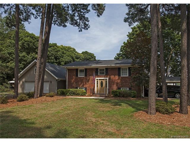 20708 Island Forest Dr, Cornelius, NC 28031 photo 1