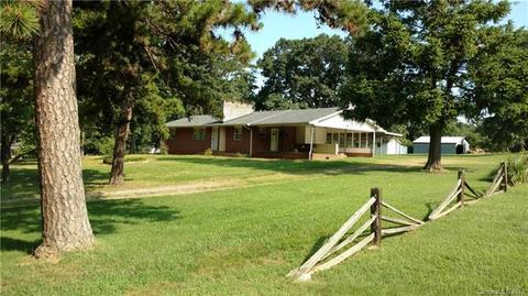 226 Tomlin Rd, Harmony, NC 28634 photo 2